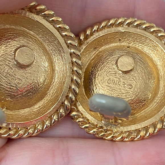 Ciner Black and Gold Hematite Clip-On Earrings - Picture 4 of 4